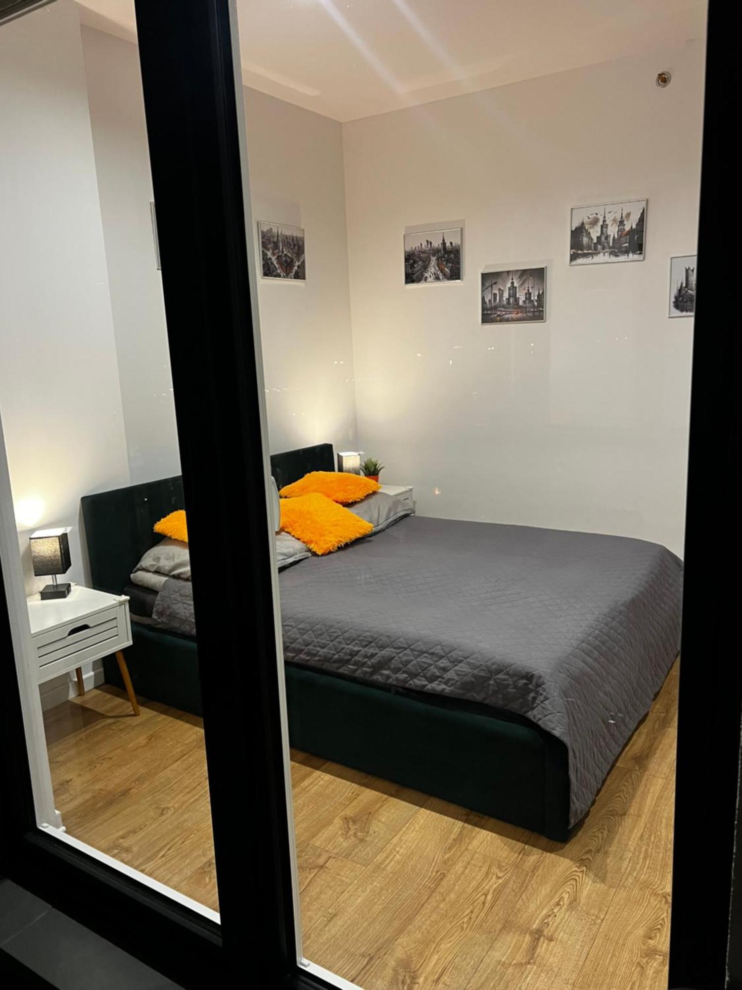 Big City Life Apartments - Bliska Wola Tower A 바르샤바 외부 사진