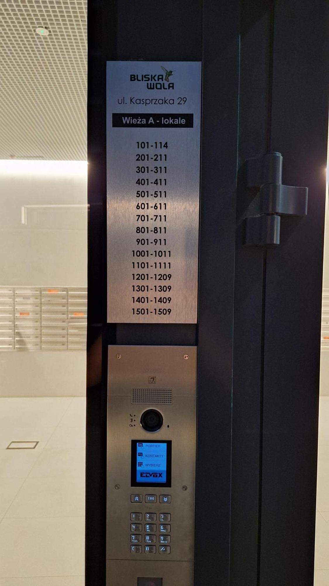 Big City Life Apartments - Bliska Wola Tower A 바르샤바 외부 사진